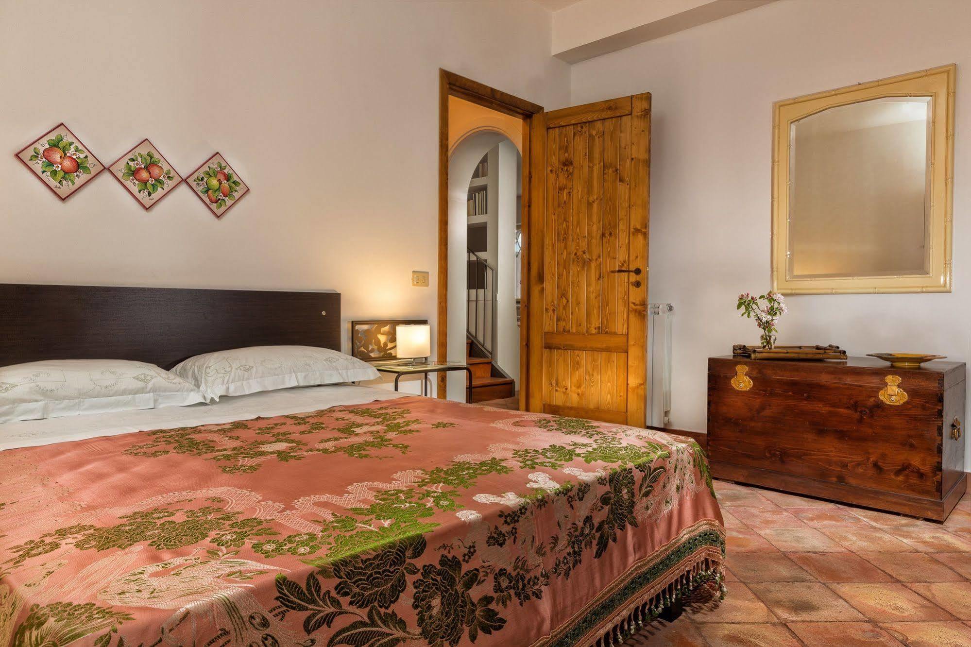 Nake Residenza Artistica SantʼAlfio Exterior foto
